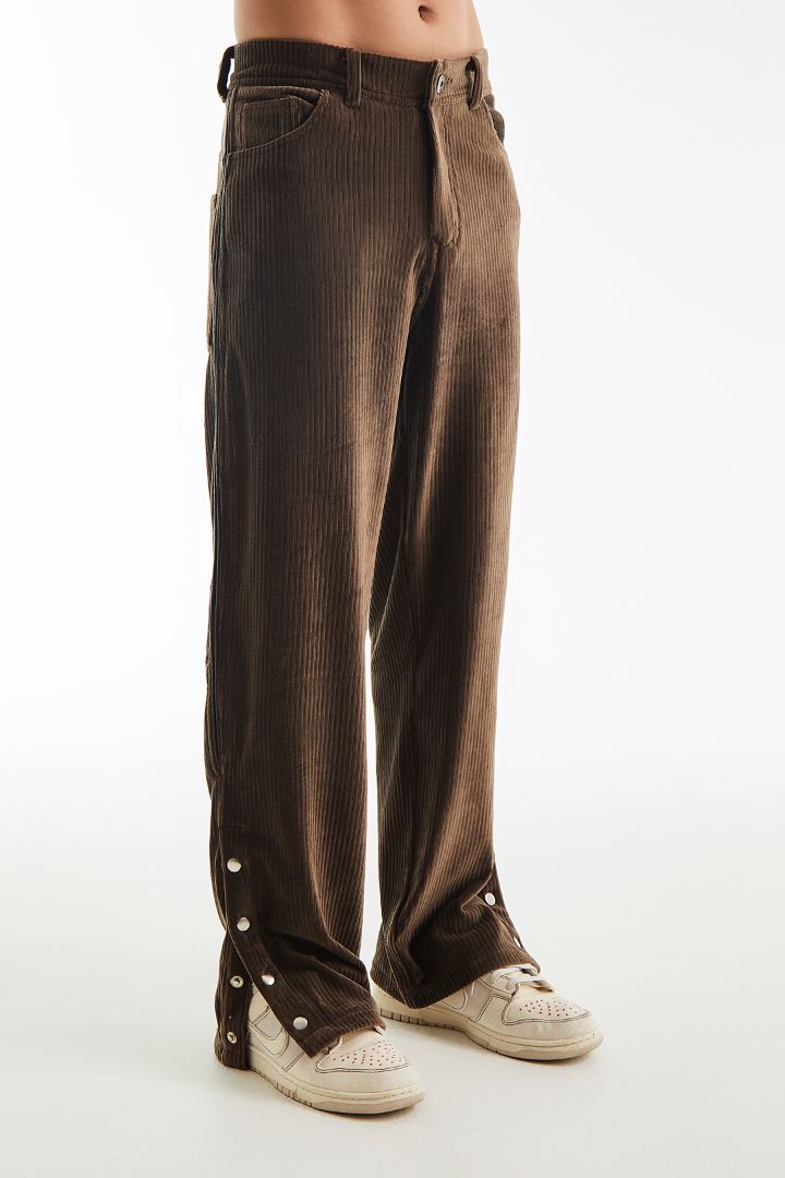 Bottom-Buttoned Velvet Corduroy Pant